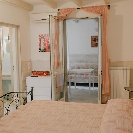Bed and Breakfast Le Camporelle In Citta Lecce Exterior foto